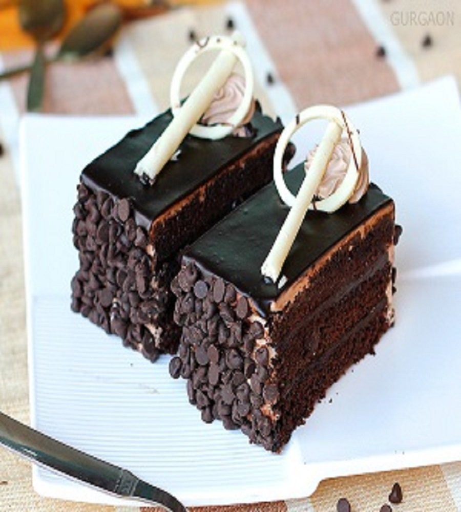 Chocolate Crunch Cake – Dollop of Dough